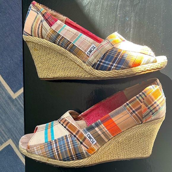 TOM'S MADRAS PLAID WEDGES!
Size W10. Created Exclusively for NEIMAN MARCUS! - Picture 3 of 8